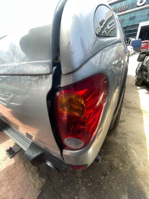 Mitsubishi l200 cr07-15 model sağ stop orijinal çıkma